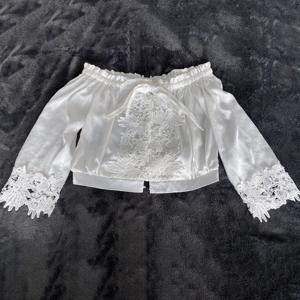 Off the shoulder White Embroidered Top